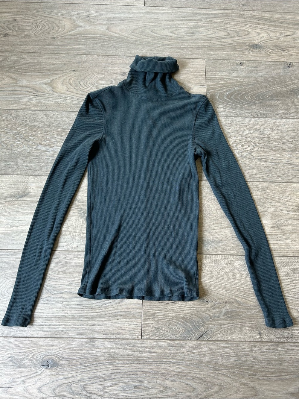 Prana Women’s Ribbed Turtle neck Size Small